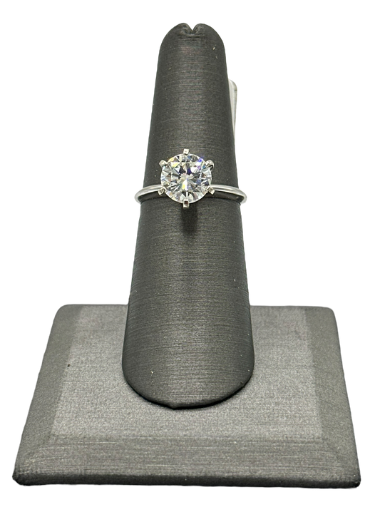 Round Cut Bridal Ring