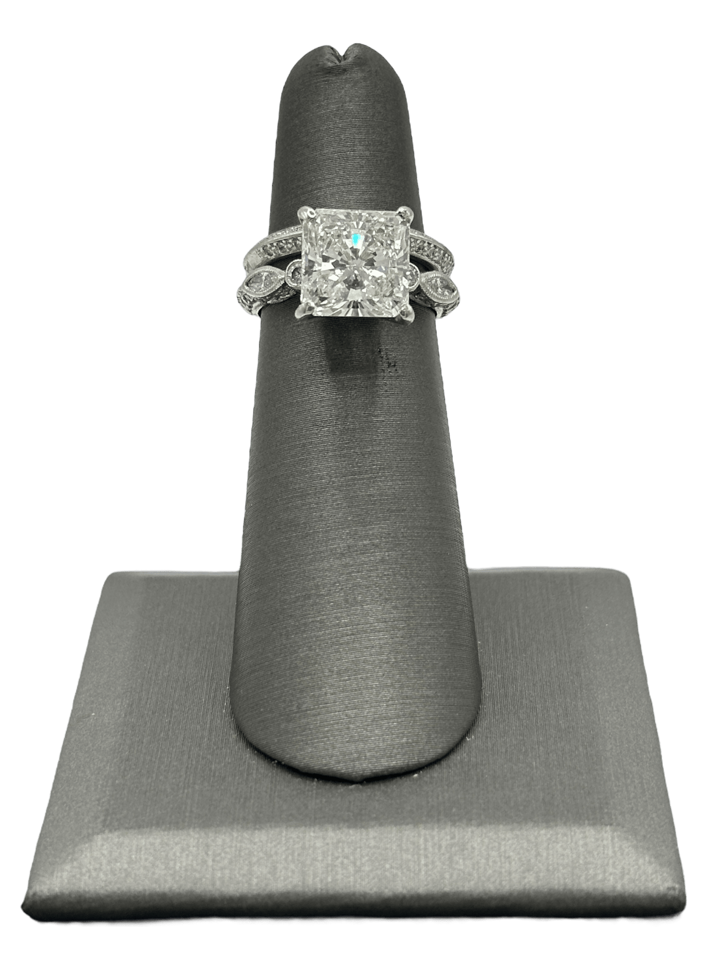 Simon G. Signed Square Radiant Cut Diamond Ring With Matching Band - Forever Rox