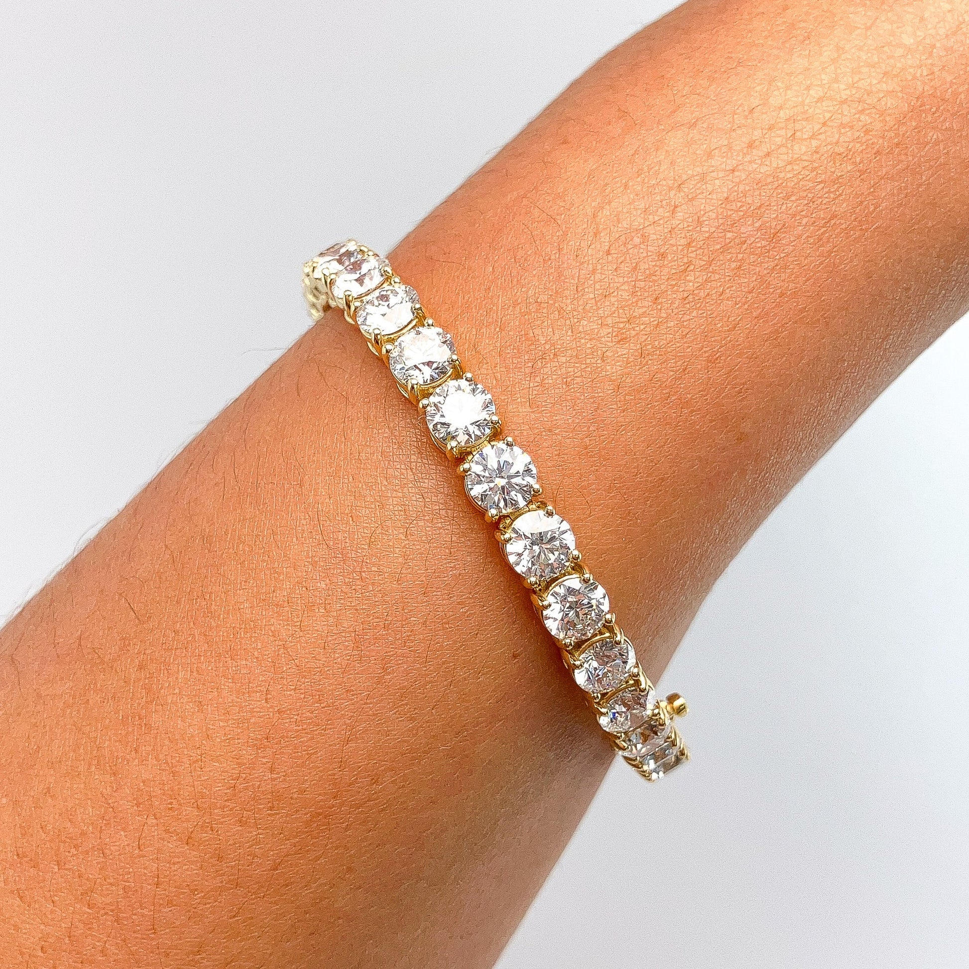 15.59cts GIA Certified GVS+ Round Diamond Tennis Bracelet, 18k Yellow Gold - Forever Rox
