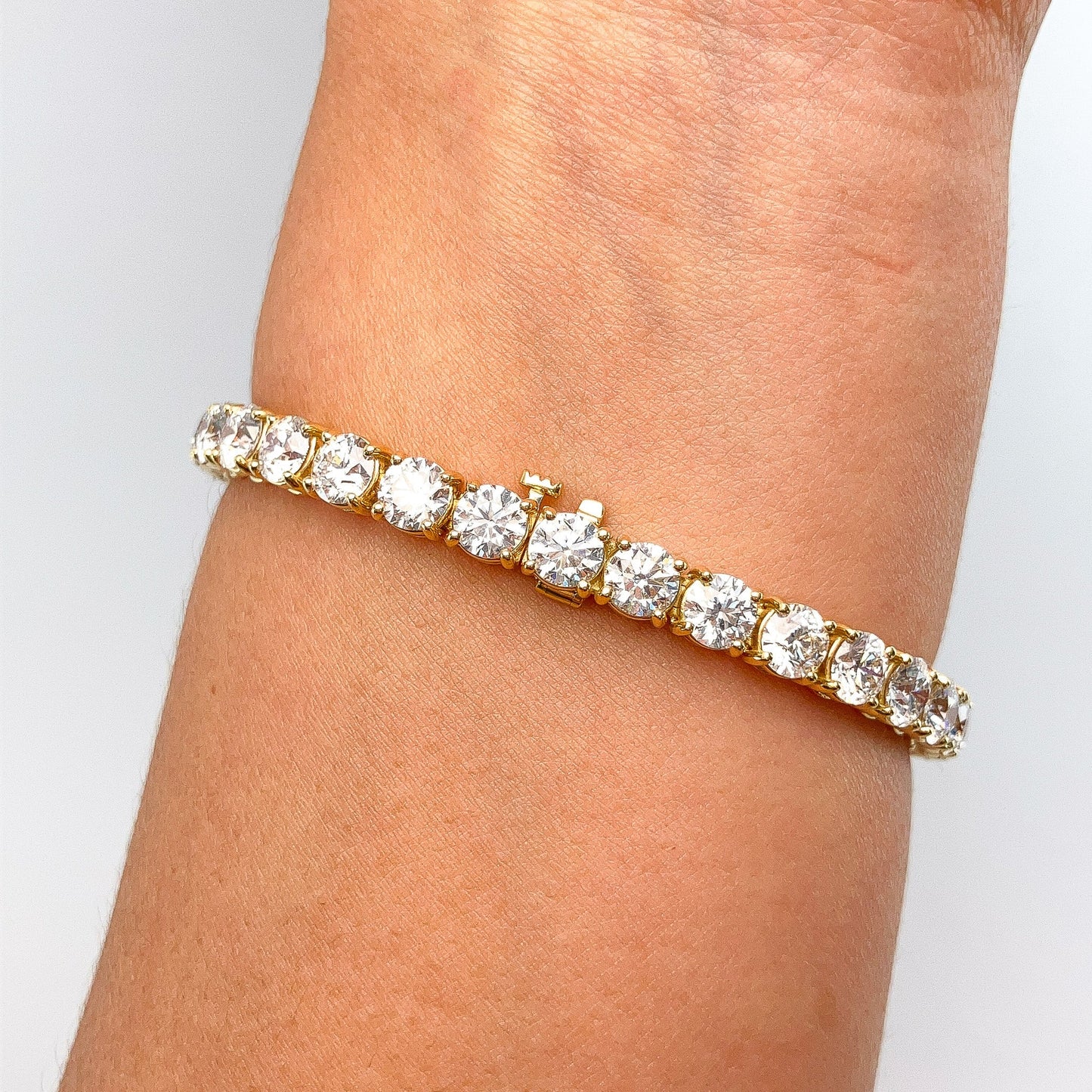 15.59cts GIA Certified GVS+ Round Diamond Tennis Bracelet, 18k Yellow Gold - Forever Rox