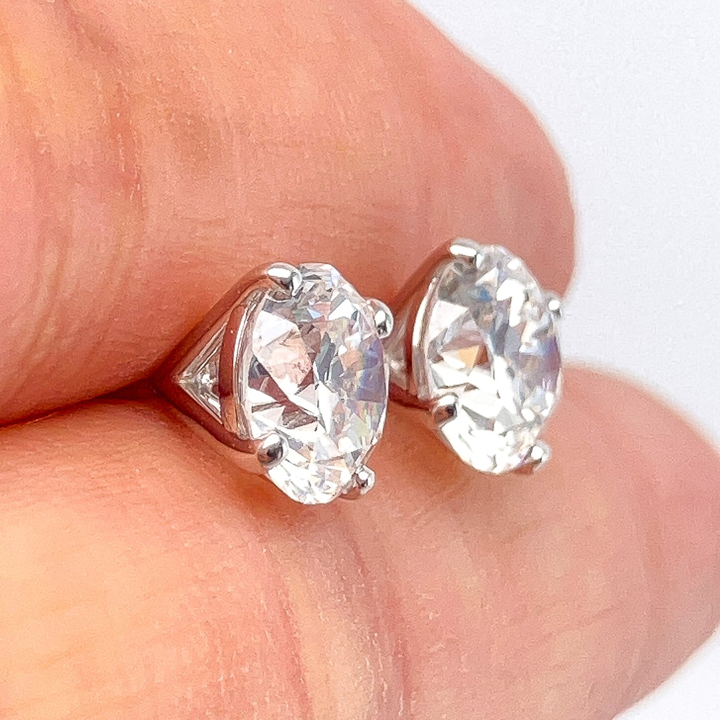 ·2.49cts GIA Certified Round Diamond Studs, 18k - Forever Rox