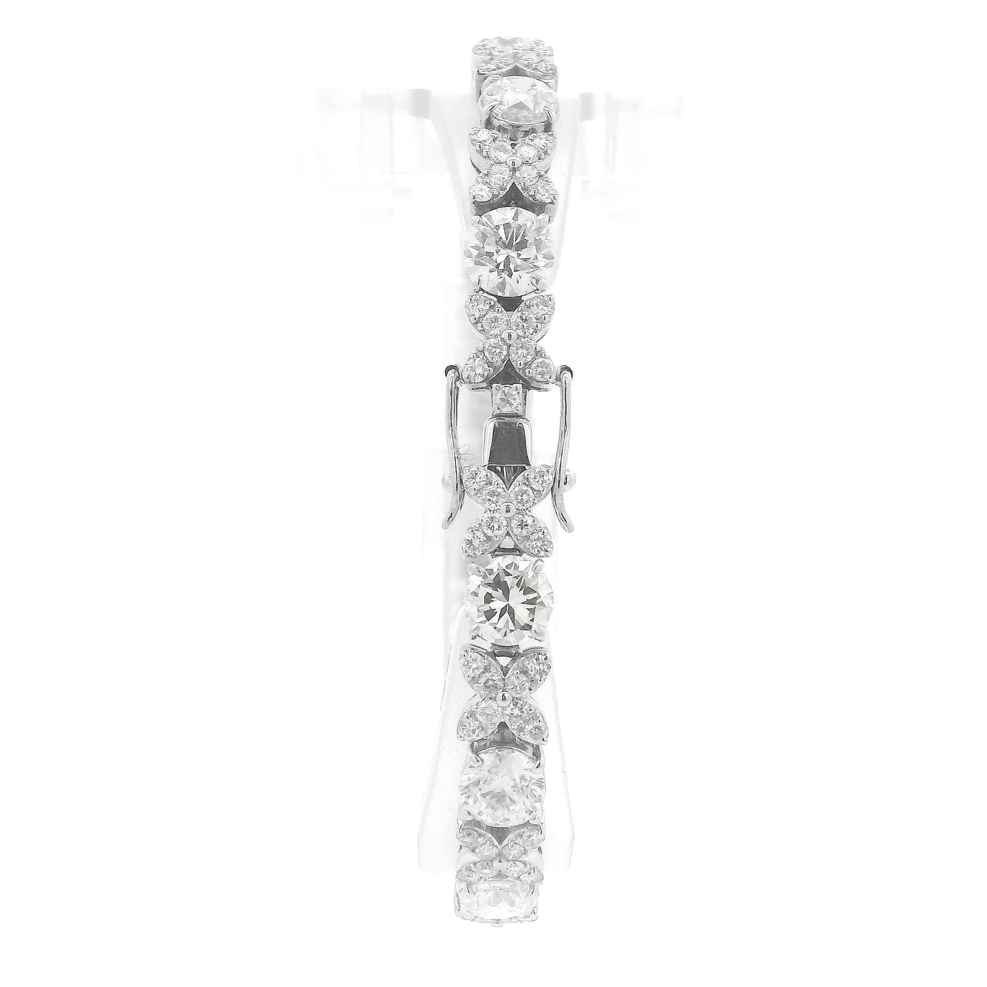 A White Gold X&O with round cut diamonds for the O and melle round cut diamonds for the X at Forever Rox Fine Jewelry, Lake Tahoes Best Jewelry Store
