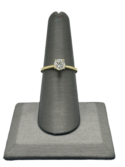 Round Dimond Bridal Ring With Diamond Around Head