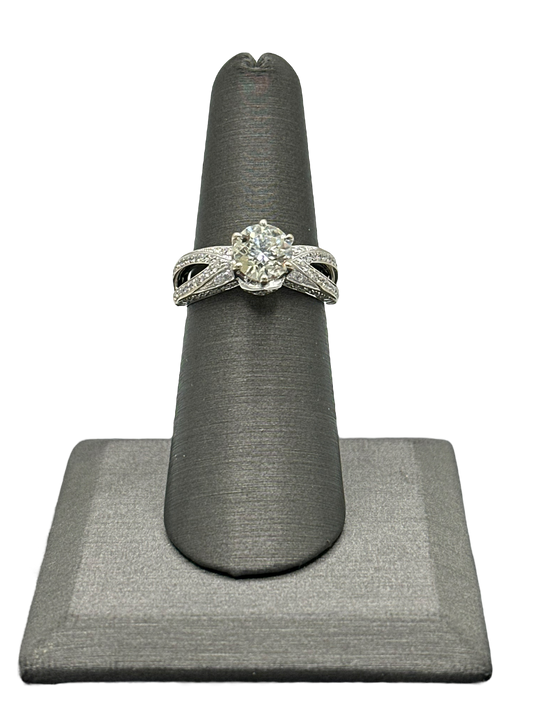 Round Cut Diamond Bridal Ring With Split Shank & Diamonds Down Each Side