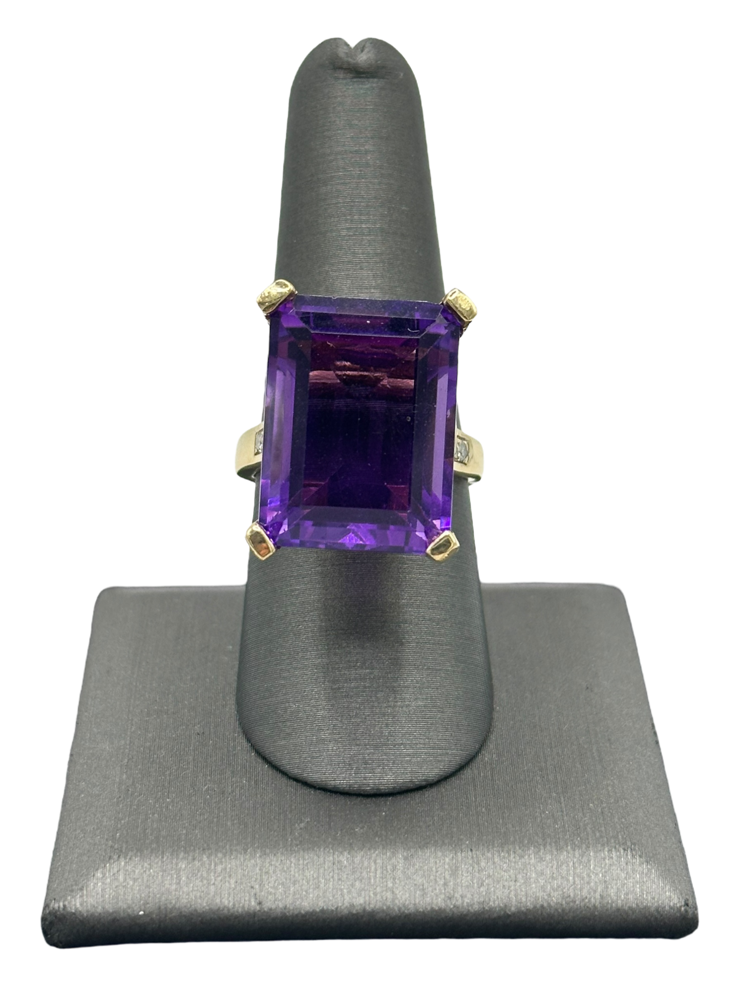 Amethyst & Diamond RIng