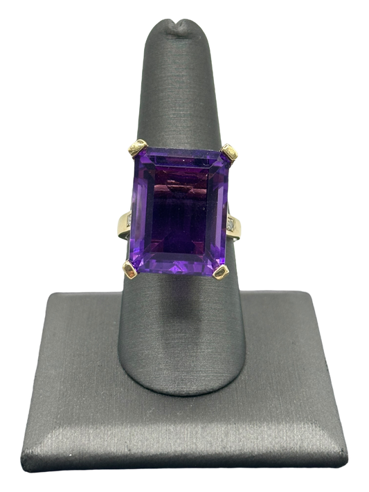 Amethyst & Diamond RIng