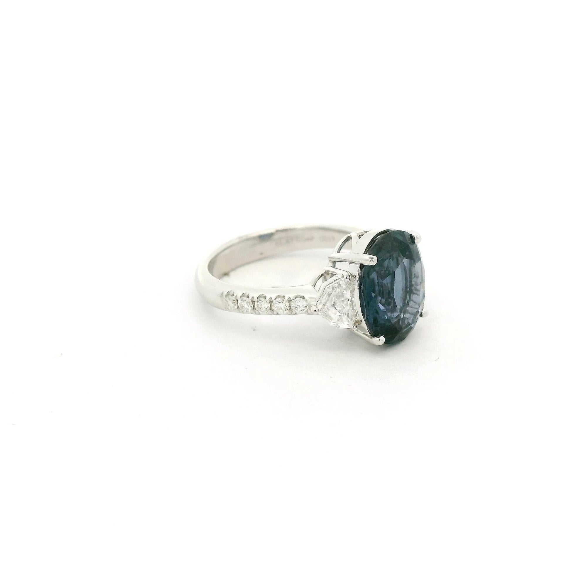 Natural Color Change Oval Cut Sapphire Ring With Chevron & Round Cut Diamonds - Forever Rox Fine Jewelry