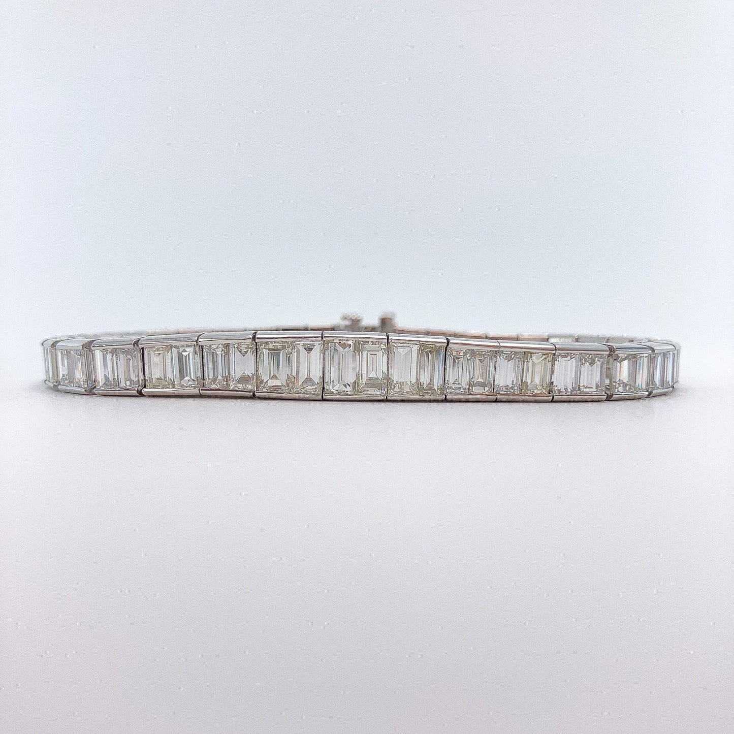 º 15.50cts Channel Set Baguette Diamond Tennis Bracelet, Platinum - Forever Rox