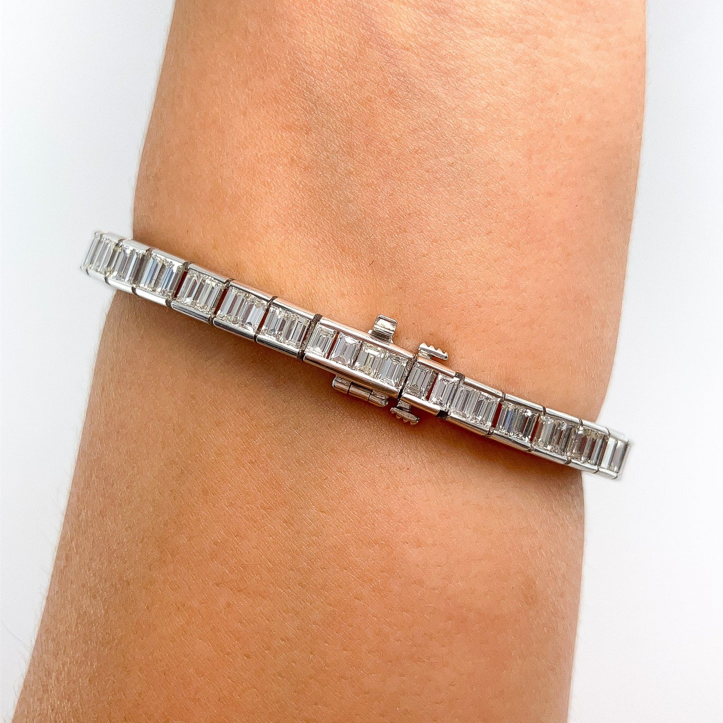 º 15.50cts Channel Set Baguette Diamond Tennis Bracelet, Platinum - Forever Rox
