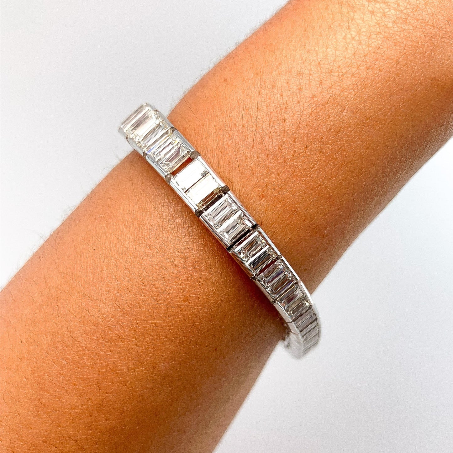 º 15.50cts Channel Set Baguette Diamond Tennis Bracelet, Platinum - Forever Rox