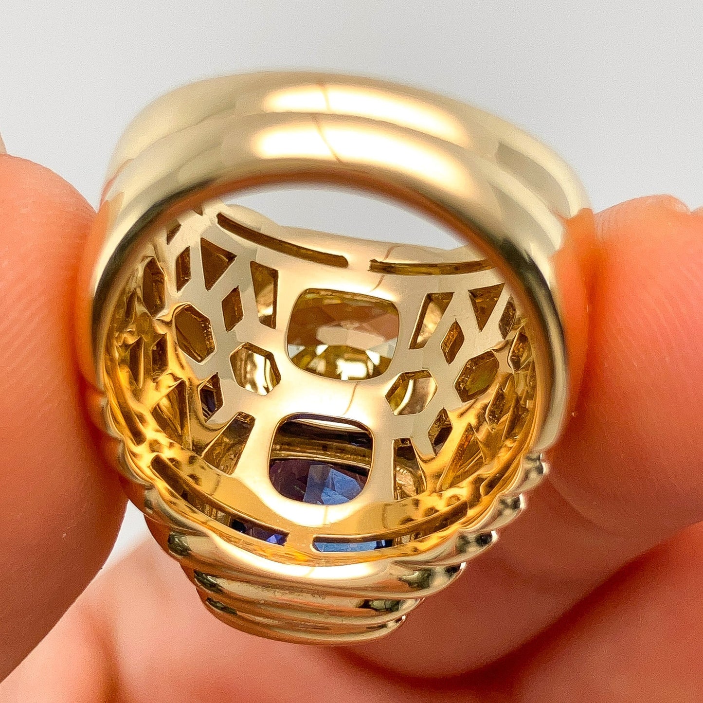 º 2.54ct Fancy Vivid Yellow Diamond + 4.60ct Sri Lanka Sapphire Two - Stone Ring, 18k - Forever Rox