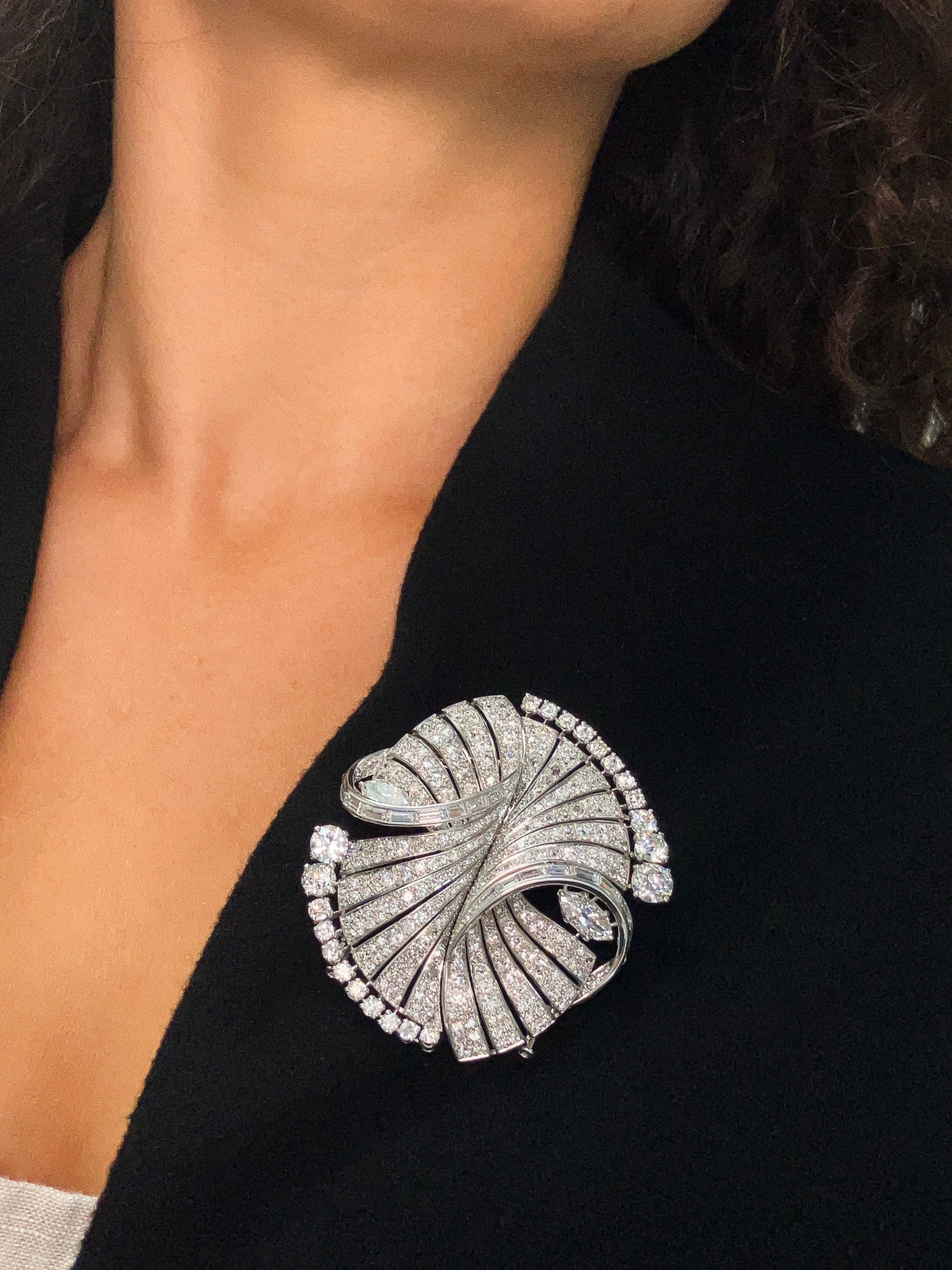 º Art Deco Diamond Dress Clips by Boucheron, Platinum - Forever Rox