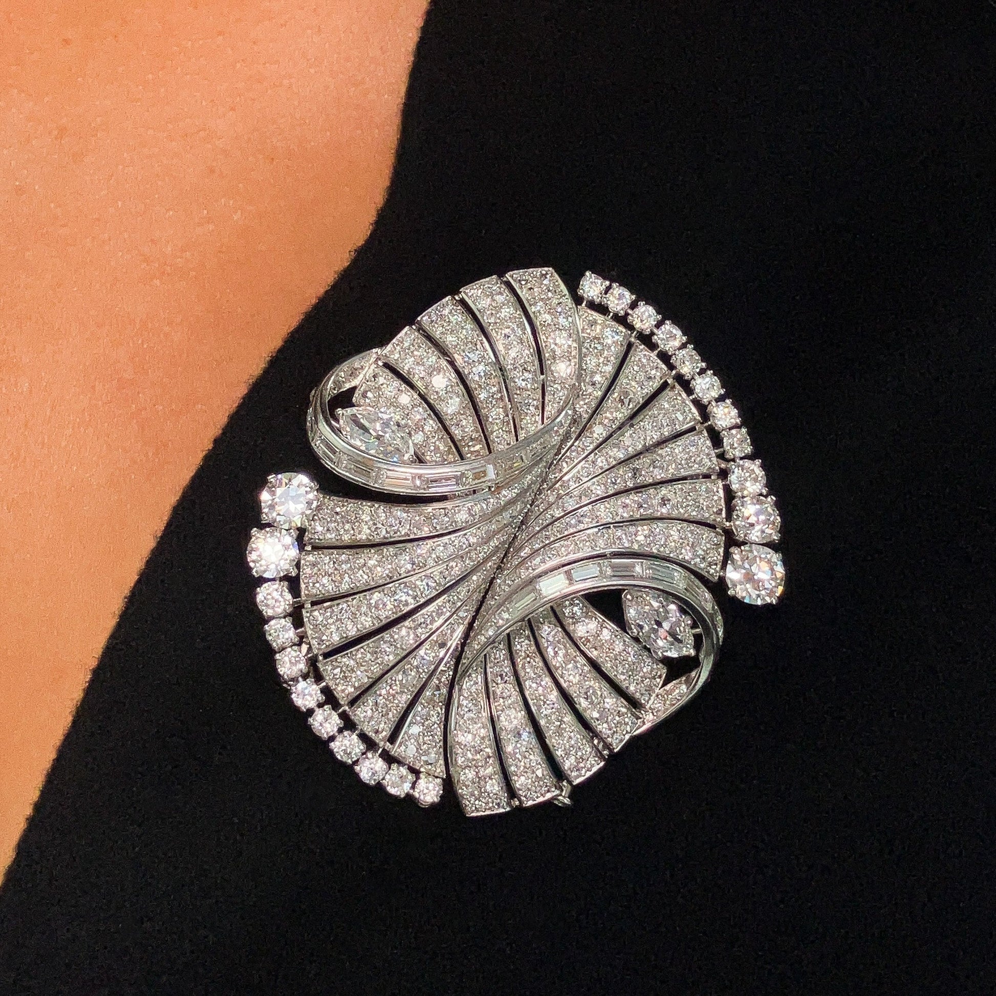º Art Deco Diamond Dress Clips by Boucheron, Platinum - Forever Rox
