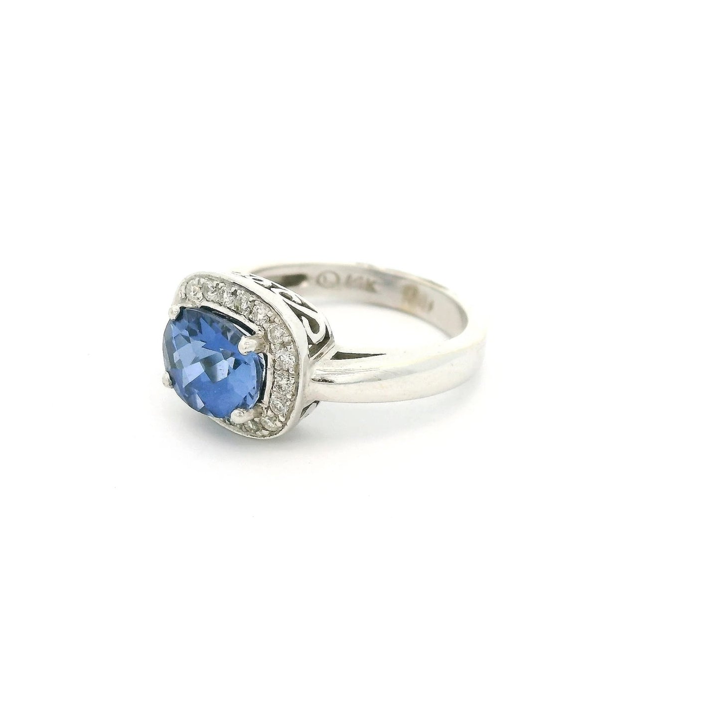 Oval Tanzanite & Diamond Ring - Forever Rox Fine Jewelry