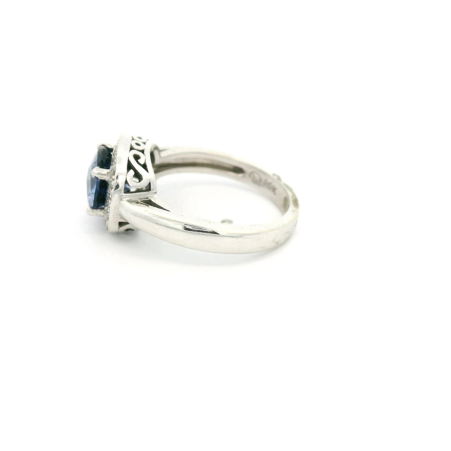 Oval Tanzanite & Diamond Ring - Forever Rox Fine Jewelry