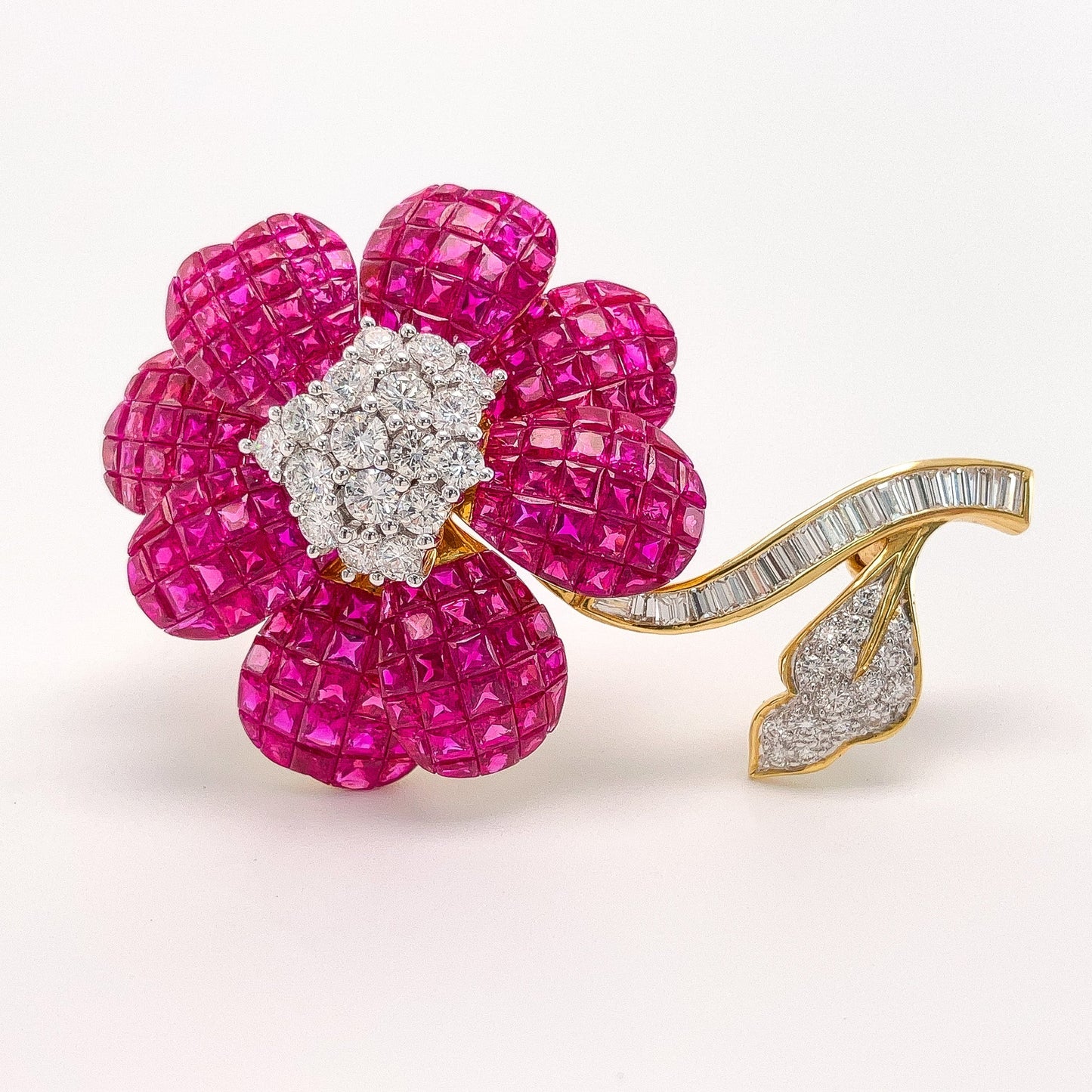 Vintage Invisible Set Ruby & Diamond Flower Pin, 18k º - Forever Rox